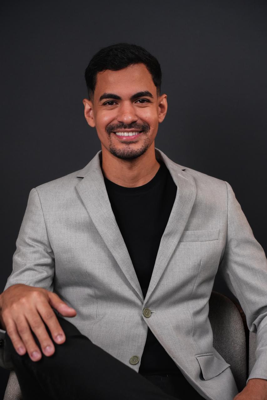 Foto profissional do Dr. Antonio Airton